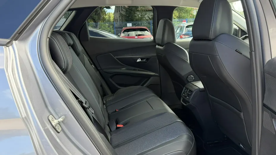 PEUGEOT 3008 -