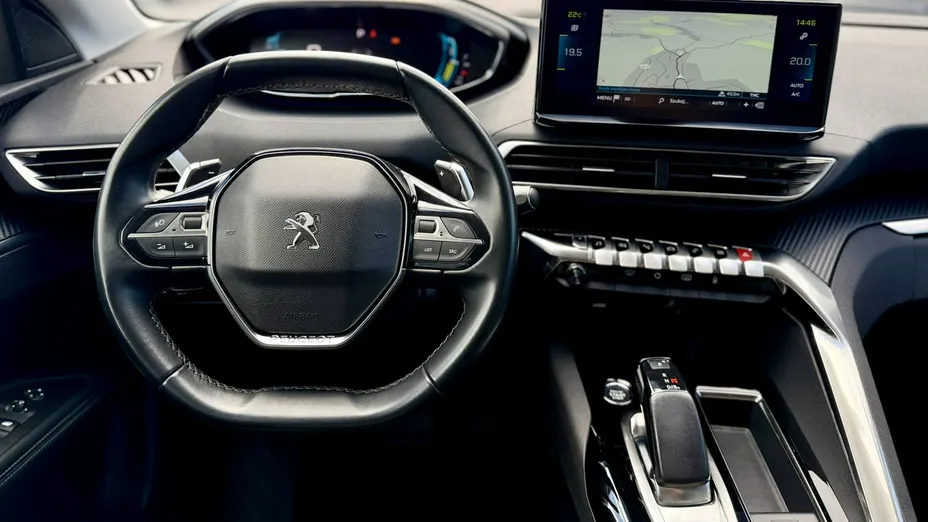 PEUGEOT 3008 -