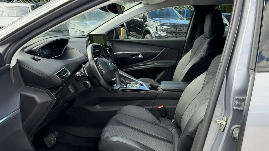 PEUGEOT 3008 -