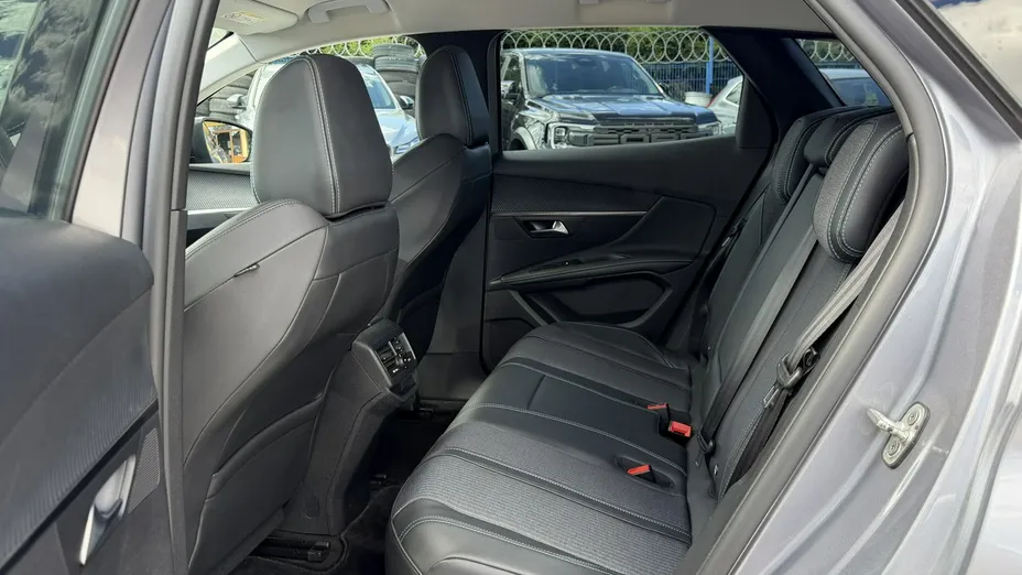 PEUGEOT 3008 -