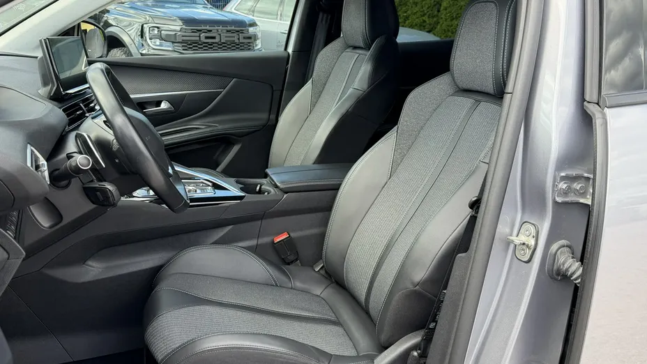 PEUGEOT 3008 -