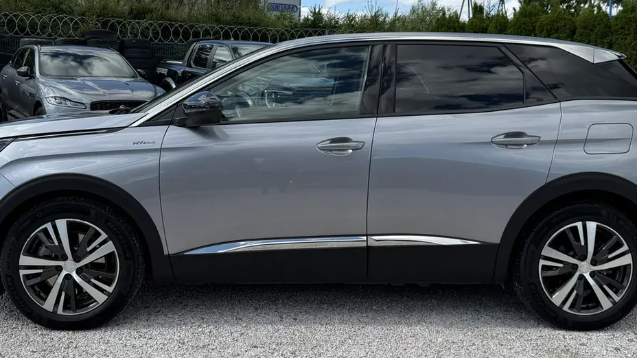 PEUGEOT 3008 -