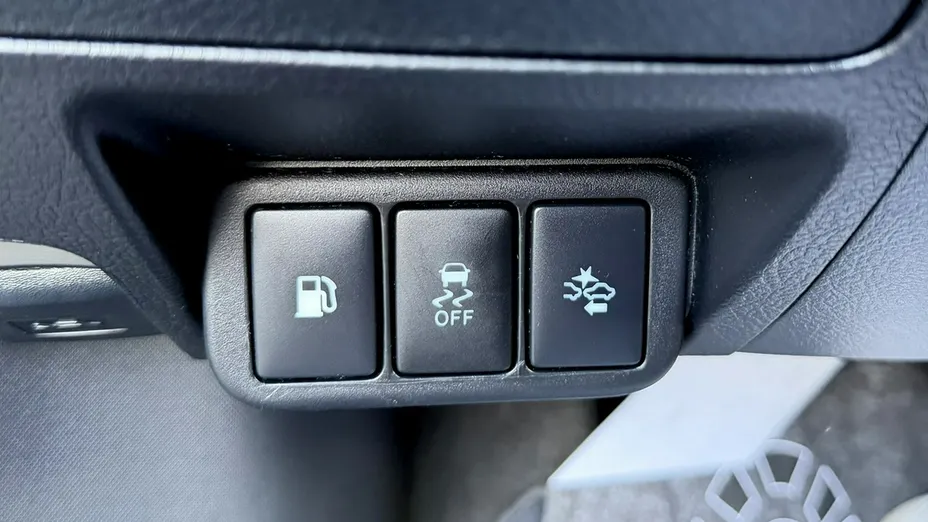 TOYOTA Avensis -