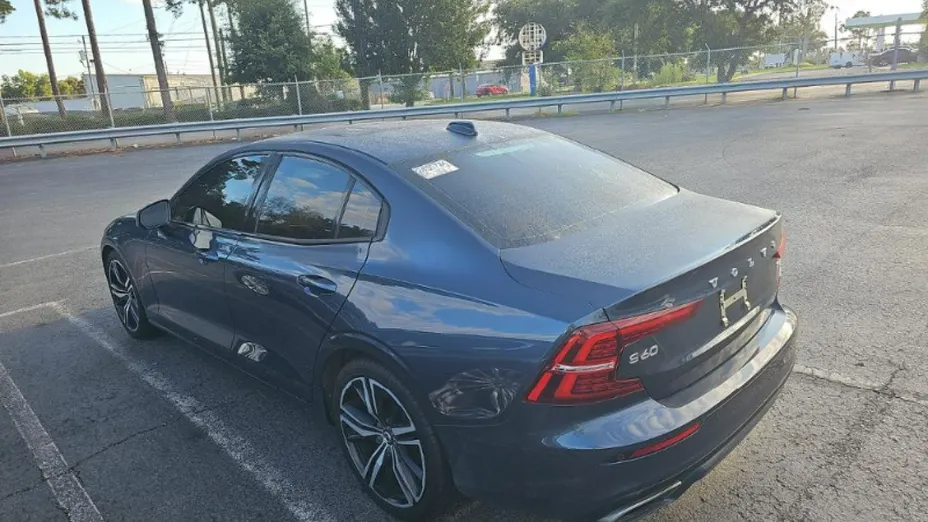 VOLVO S60 -