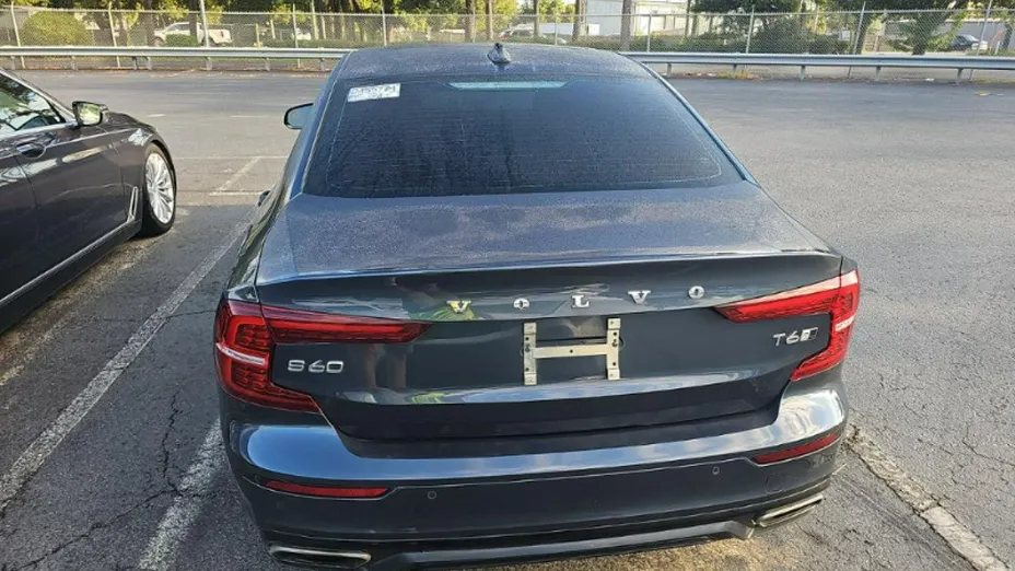 VOLVO S60 -