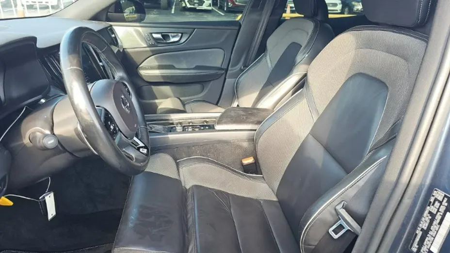VOLVO S60 -