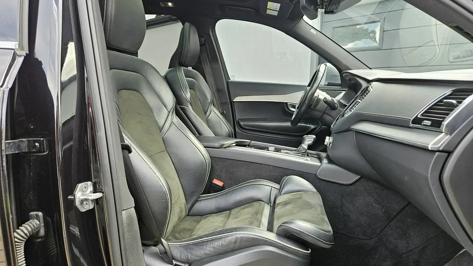 VOLVO XC90 -