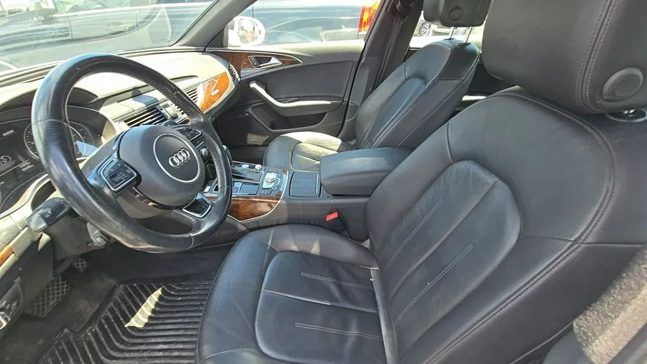 AUDI A6 -