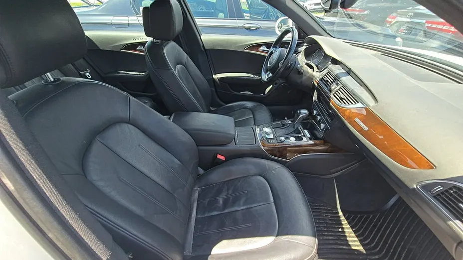 AUDI A6 -
