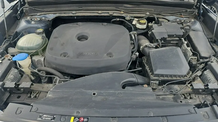 VOLVO XC40 -