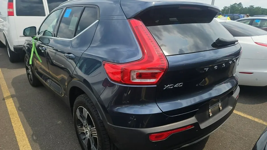 VOLVO XC40 -