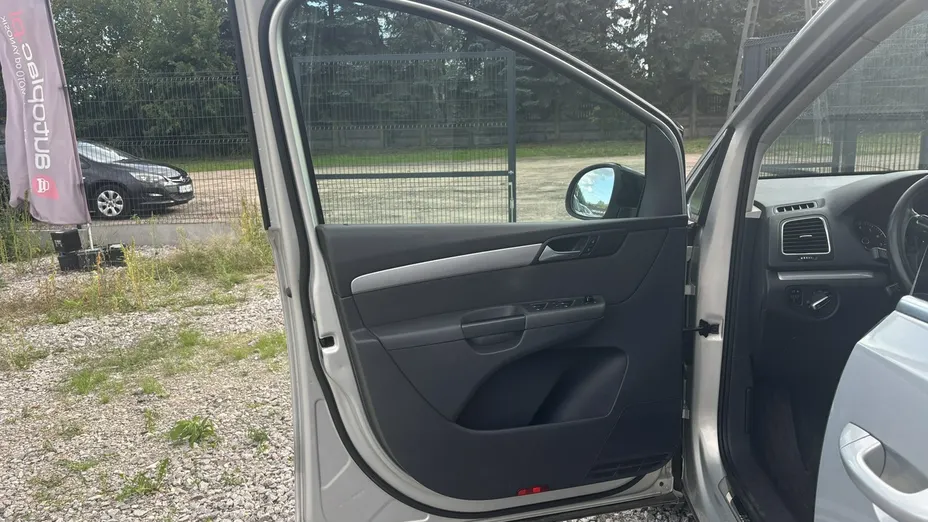 VOLKSWAGEN Sharan -