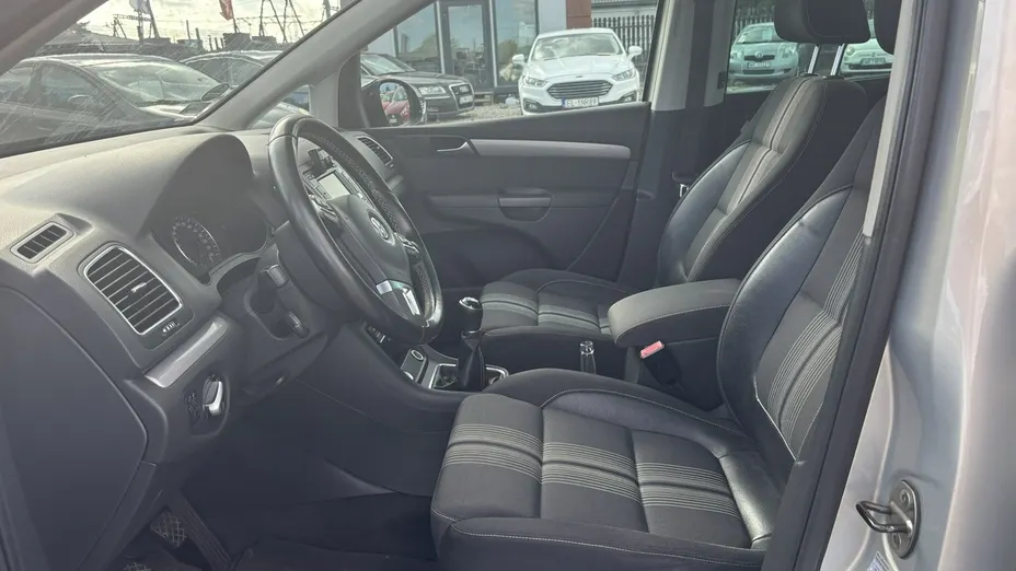 VOLKSWAGEN Sharan -