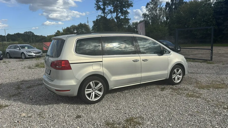 VOLKSWAGEN Sharan -