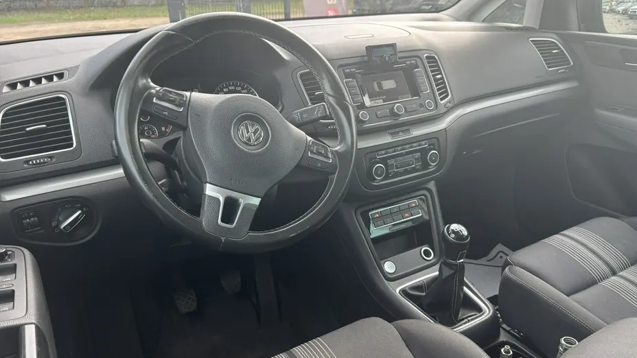 VOLKSWAGEN Sharan -