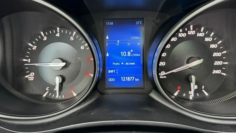 TOYOTA Avensis -