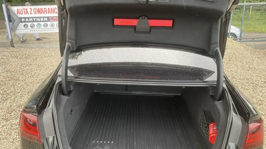 AUDI A6 -