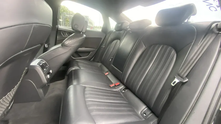 AUDI A6 -