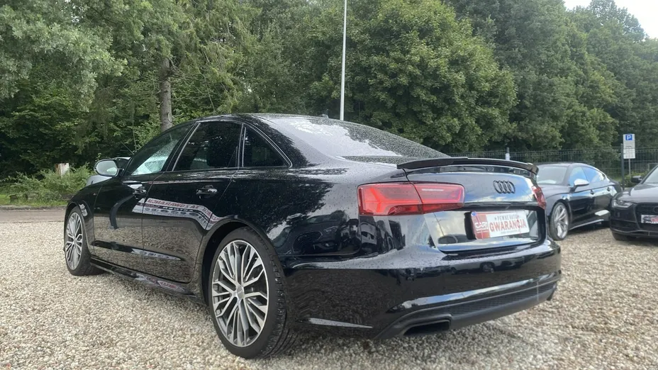 AUDI A6 -