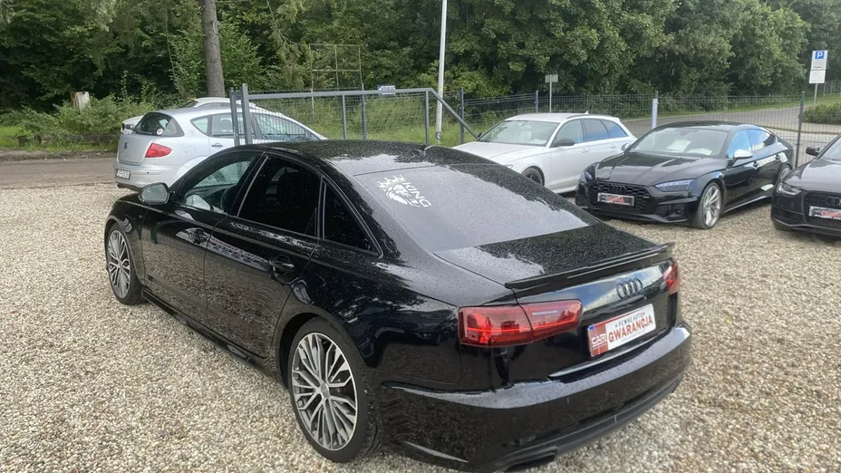 AUDI A6 -