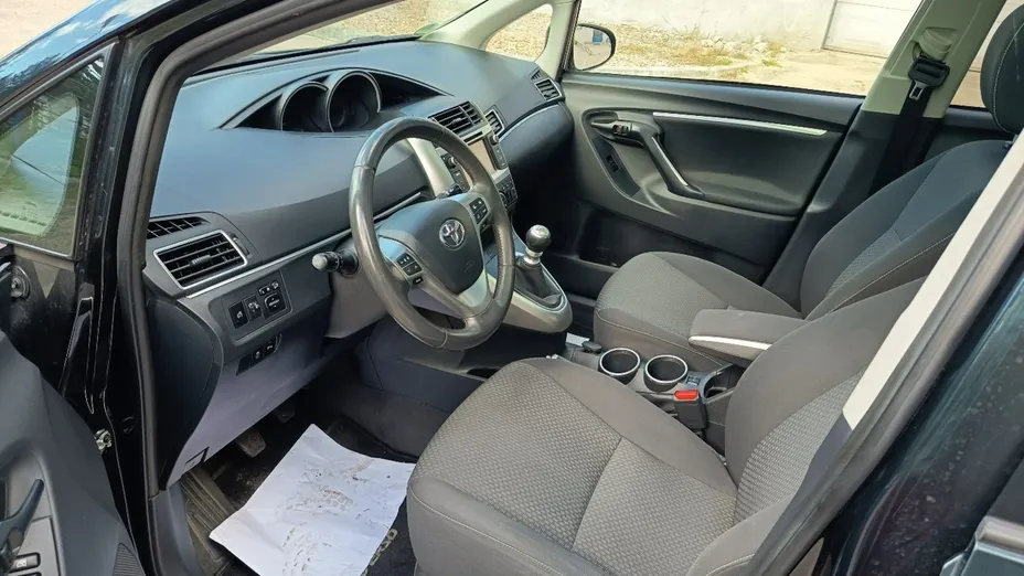 TOYOTA Verso -