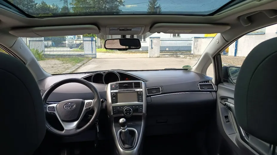 TOYOTA Verso -