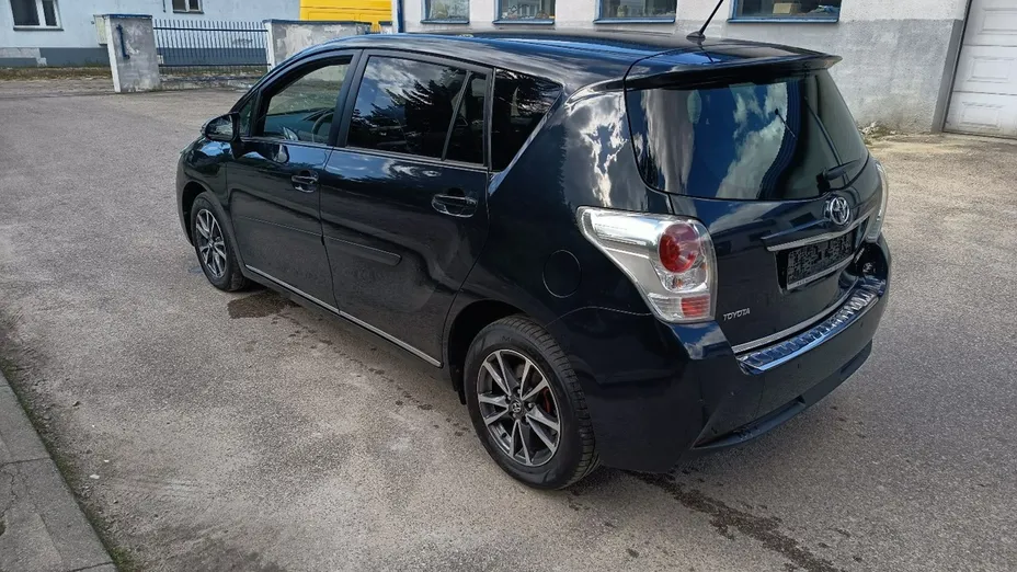 TOYOTA Verso -