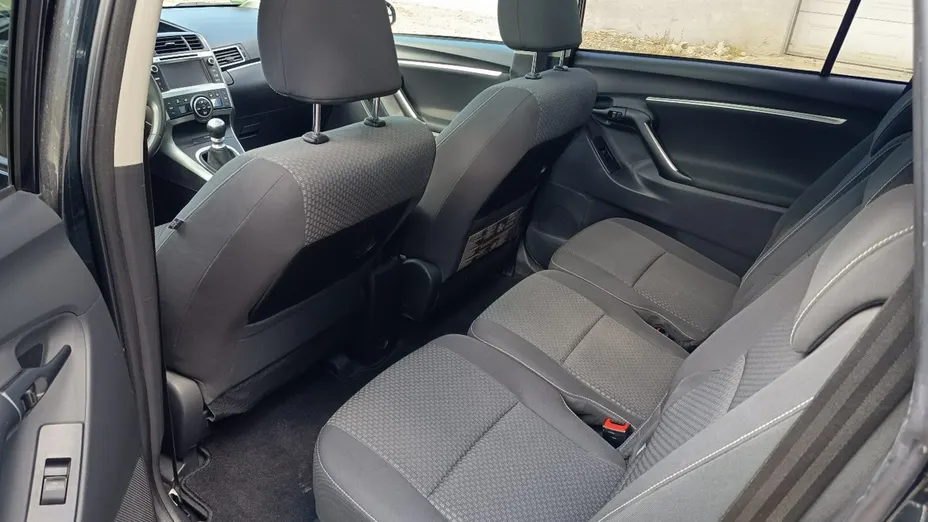 TOYOTA Verso -