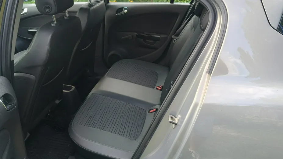 OPEL Corsa -