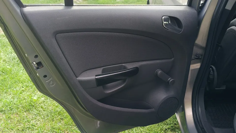 OPEL Corsa -