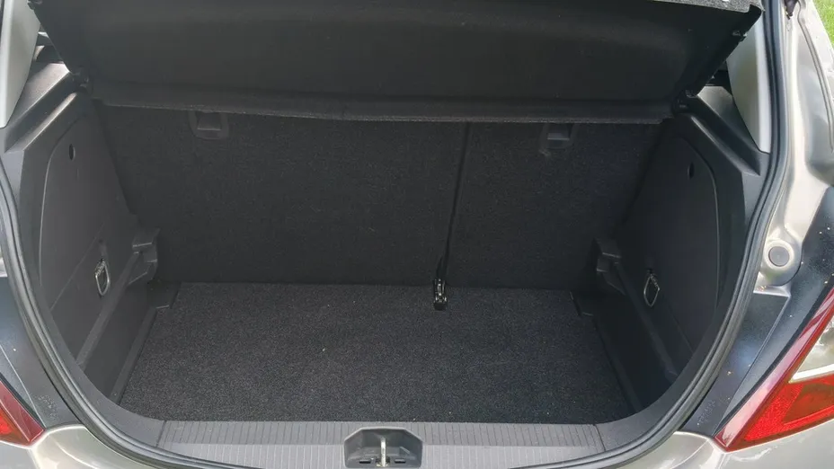 OPEL Corsa -
