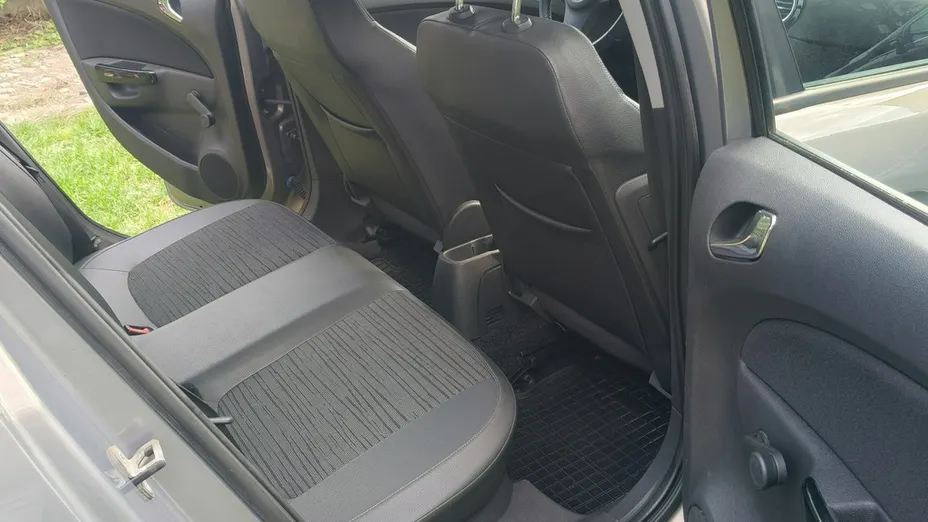 OPEL Corsa -