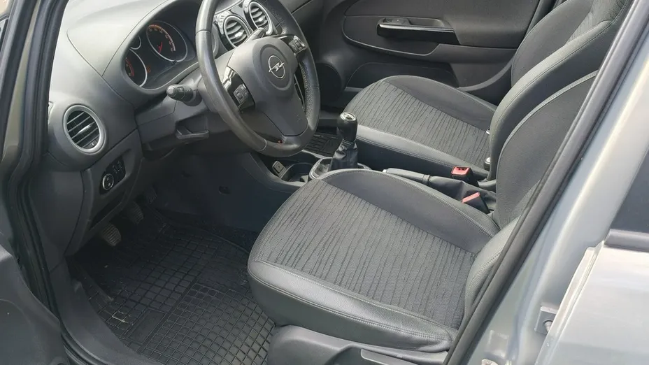 OPEL Corsa -