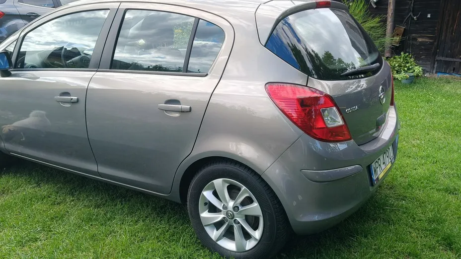 OPEL Corsa -