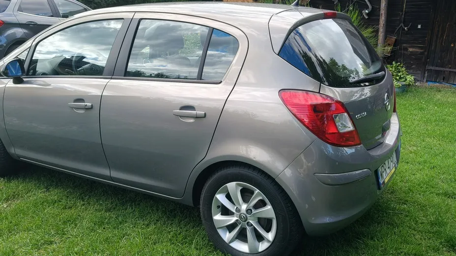 OPEL Corsa -