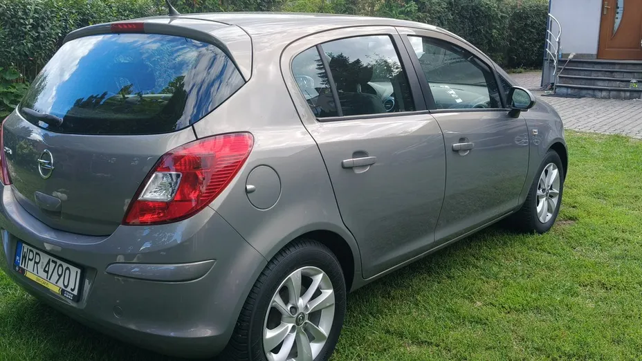 OPEL Corsa -