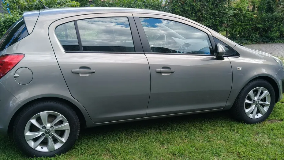 OPEL Corsa -