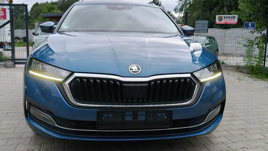 SKODA Octavia -