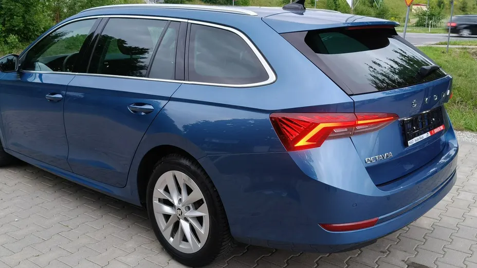 SKODA Octavia -