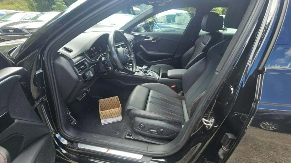AUDI A4 -