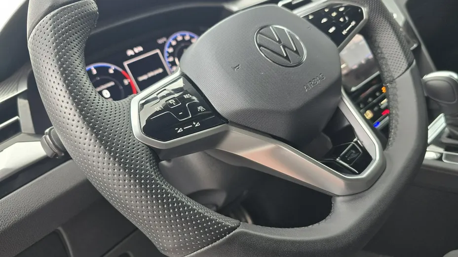 VOLKSWAGEN Arteon -