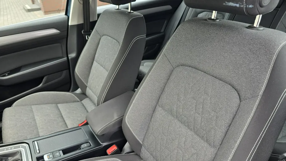 VOLKSWAGEN Passat -