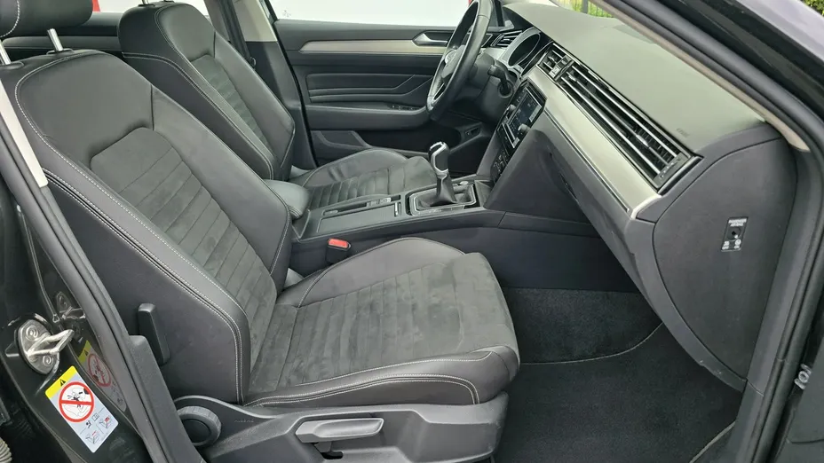 VOLKSWAGEN Passat -