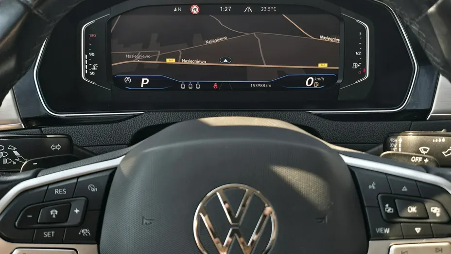 VOLKSWAGEN Passat -