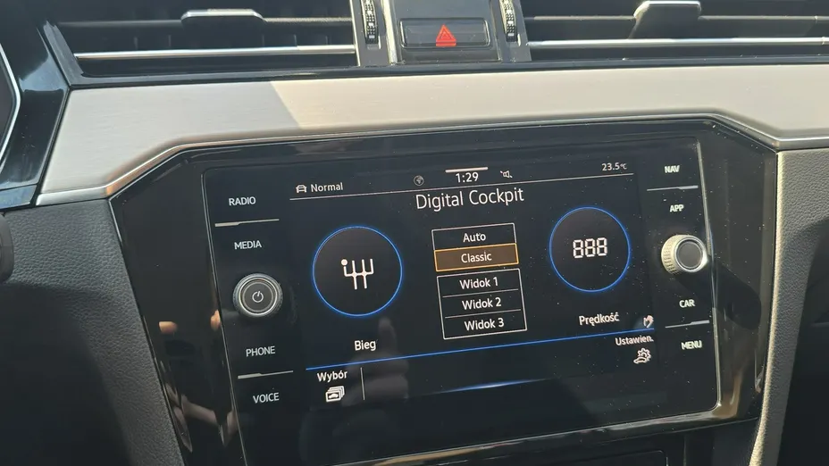 VOLKSWAGEN Passat -