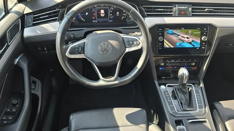 VOLKSWAGEN Passat -