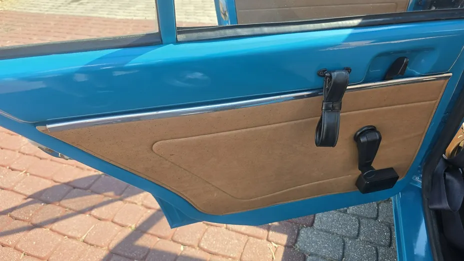 PEUGEOT 104 -