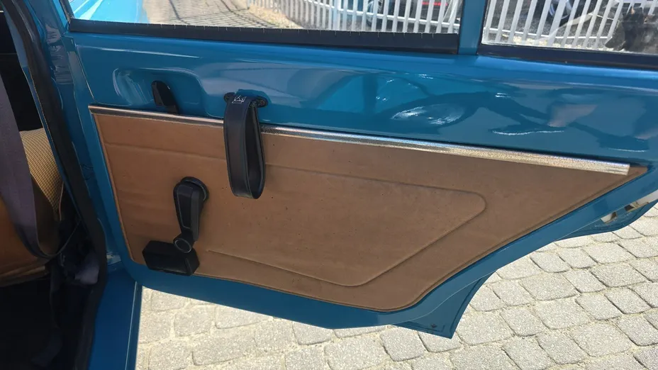 PEUGEOT 104 -