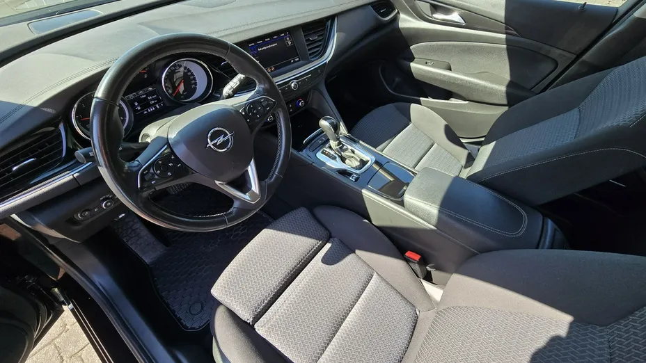 OPEL Insignia -