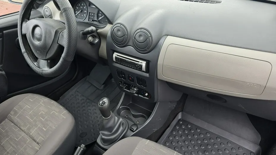 DACIA Sandero -